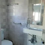 فندق Modern 4*
