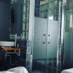 فندق Modern كالا راتخاذا