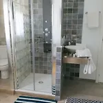 فندق Modern كالا راتخاذا