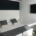 فندق Modern كالا راتخاذا