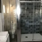فندق Modern كالا راتخاذا