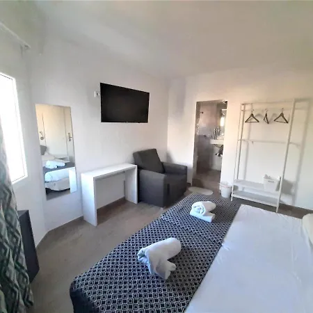 Modern 칼라 라트자다