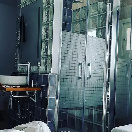 فندق Modern كالا راتخاذا