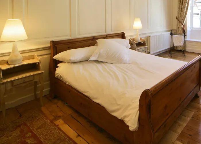 Modern 칼라 라트자다