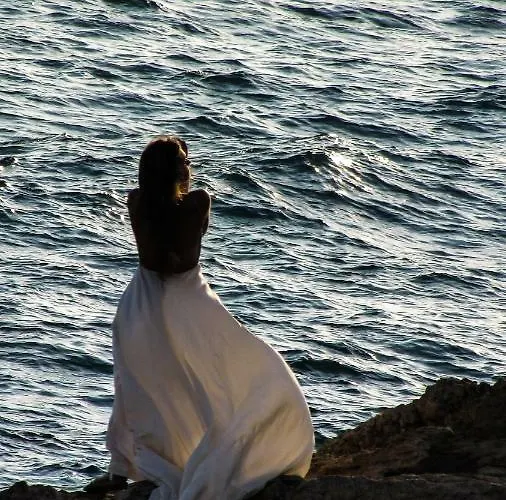 Modern 칼라 라트자다