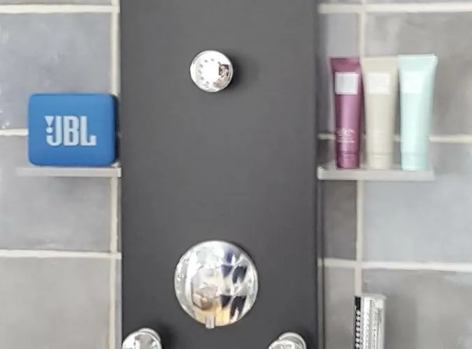 Modern 호텔 칼라 라트자다